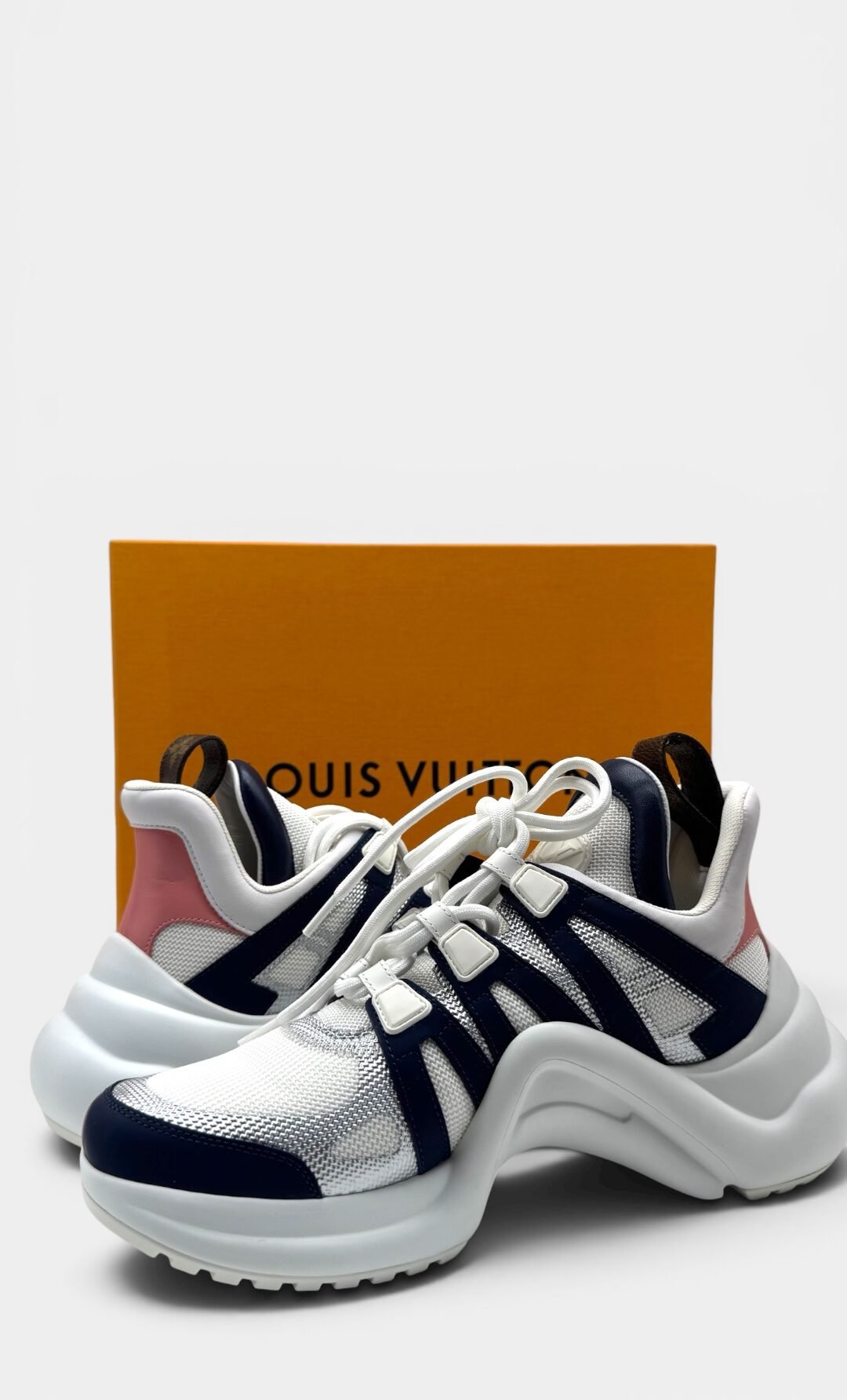 LOUIS VUITTON – ARCHILIGHT